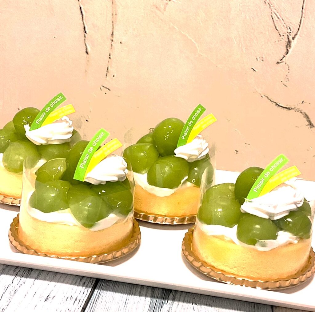 シャインマスカットのケーキ
